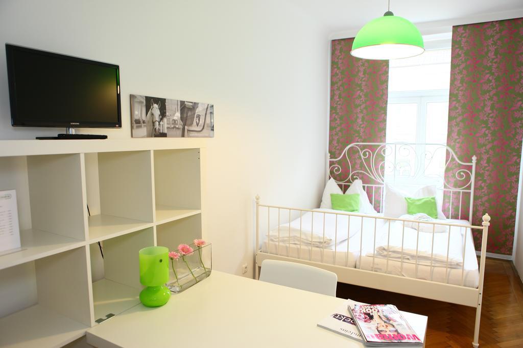 Hostel & Guesthouse Kaiser 23 Відень Номер фото